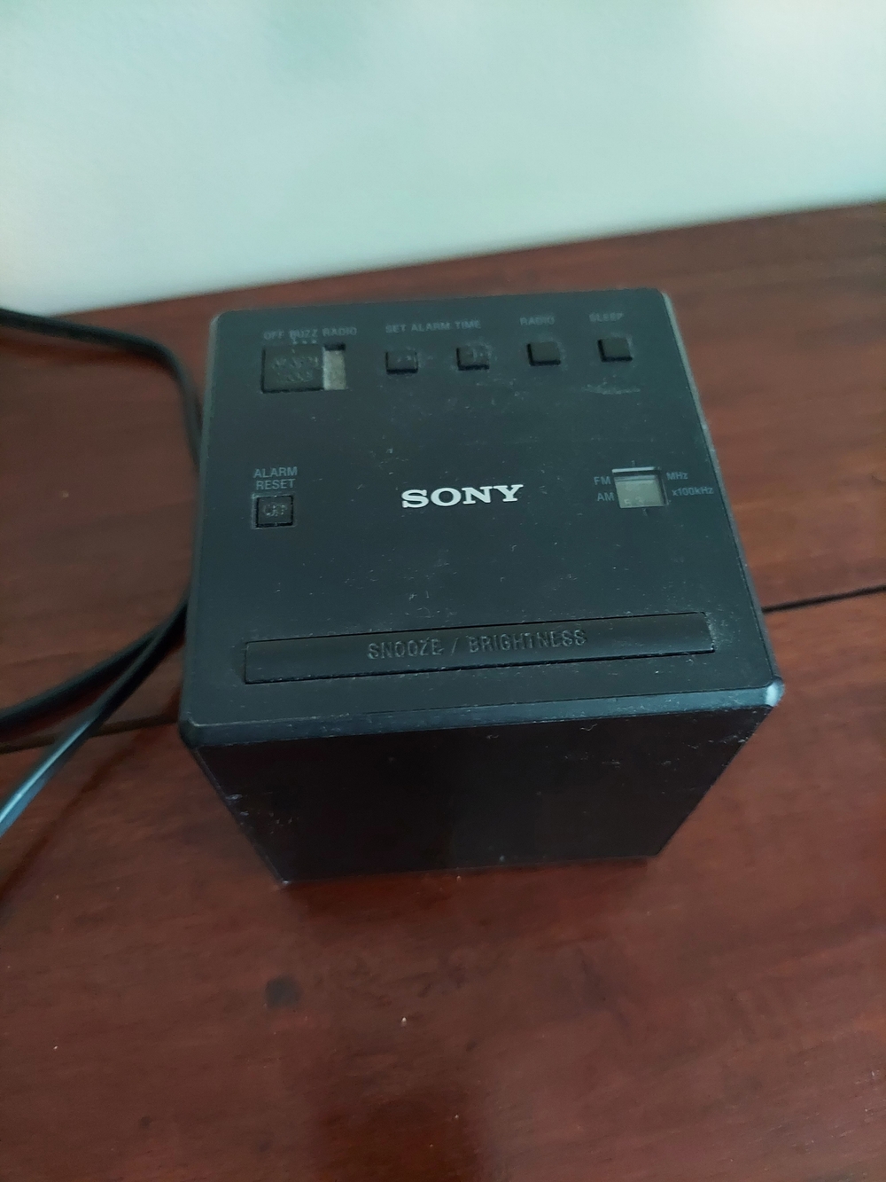 Sony Black Cube Clock Radio with Snooze/Brightness Battery Backup.